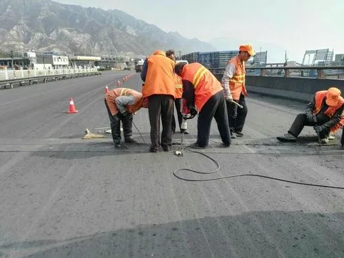 瓮安道路桥梁病害治理